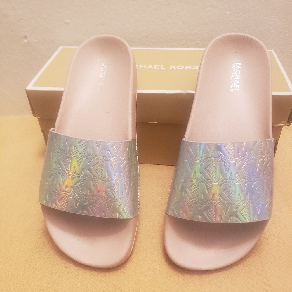 Brand New Michael Kors Gilmore Slides - Picture 2 of 5